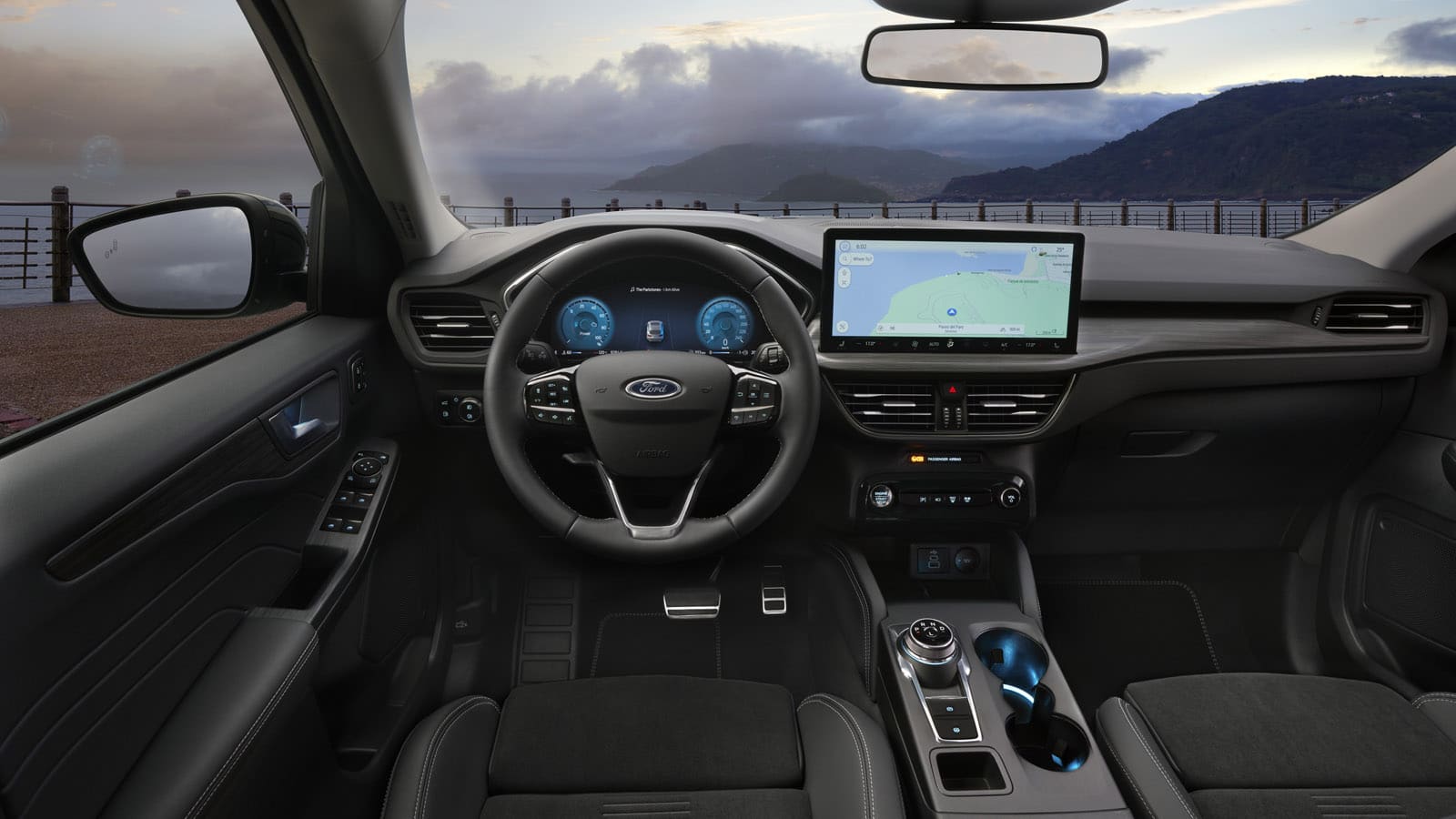 nowy ford kuga wnętrze