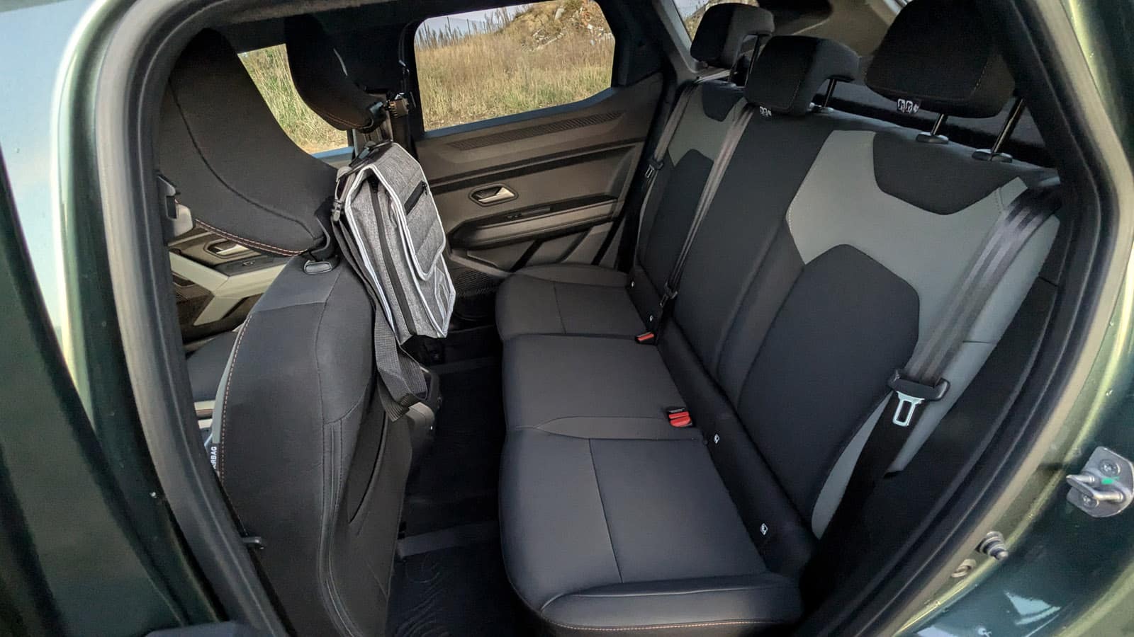 dacia duster tce 130 4x4 wnętrze