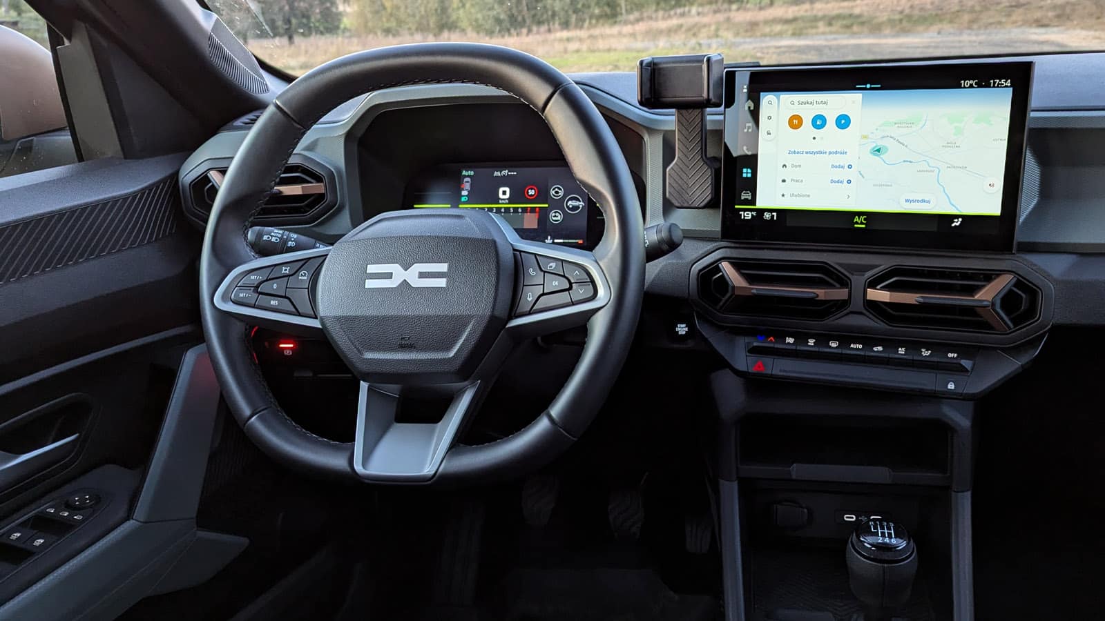 dacia duster tce 130 4x4 wnętrze