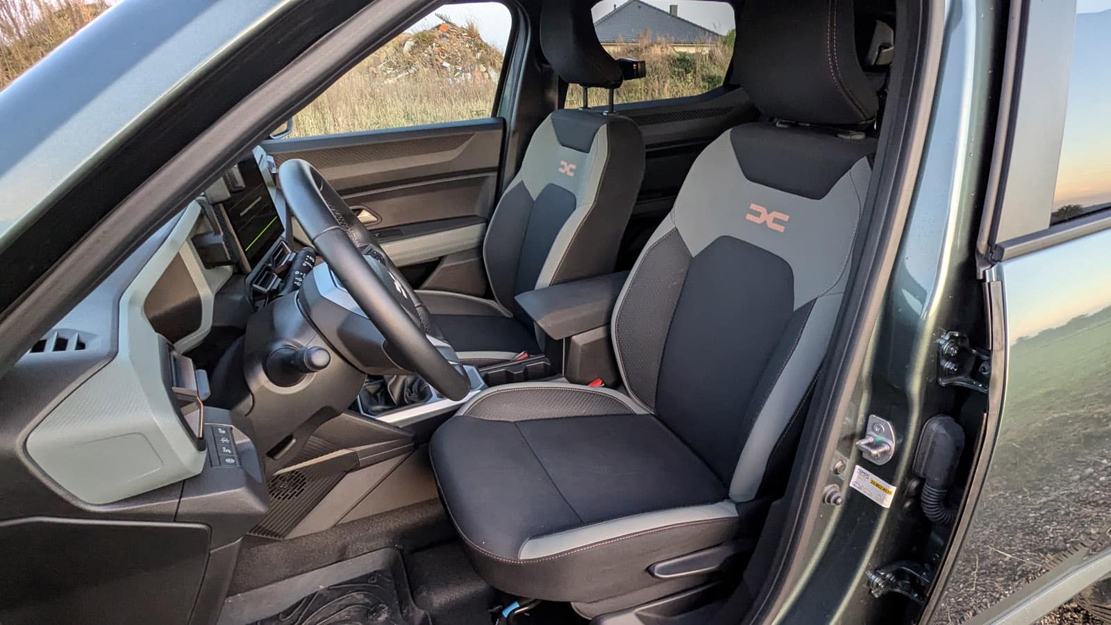 dacia duster tce 130 4x4 wnętrze