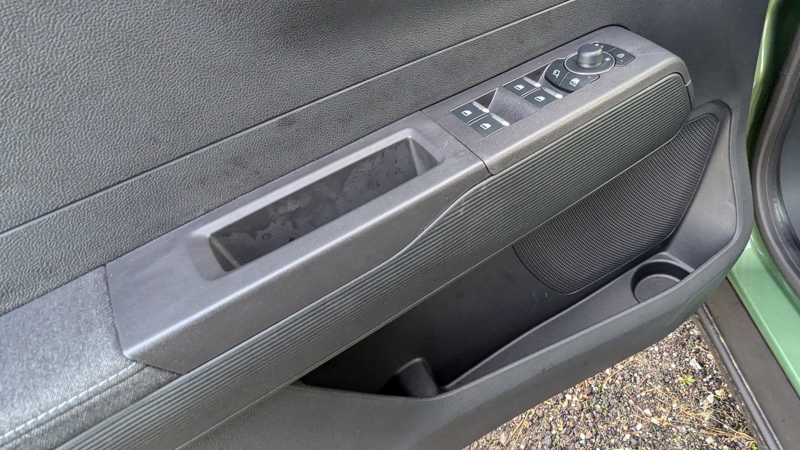 ford tourneo courier wnętrze