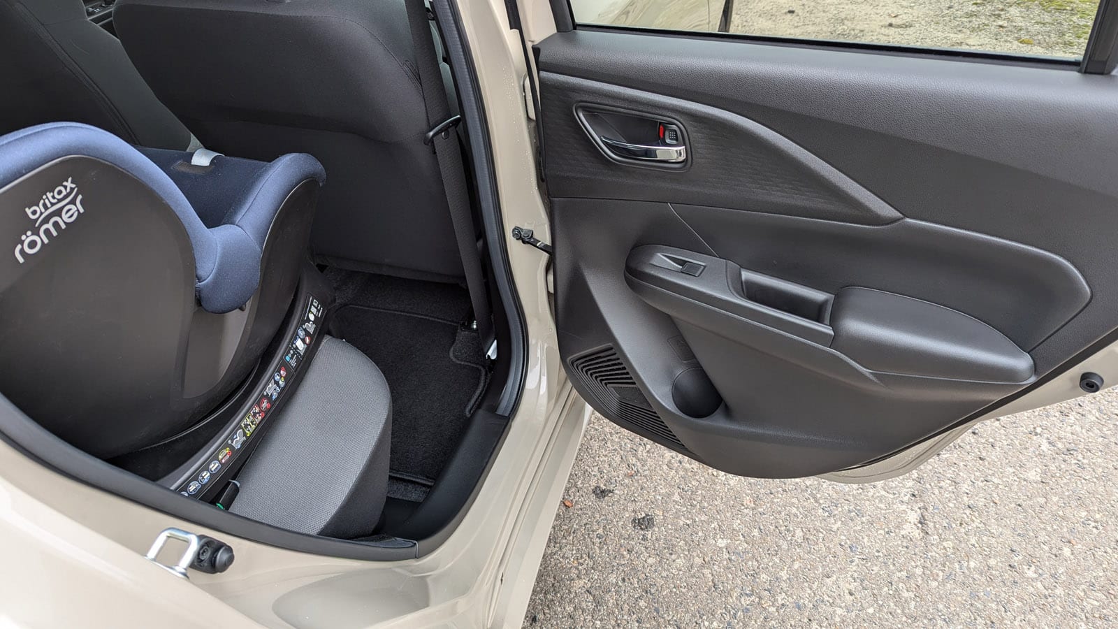 suzuki swift wnętrze