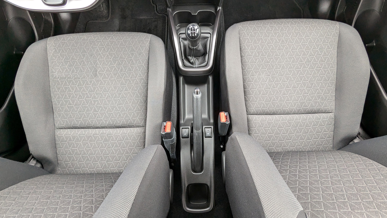 suzuki swift wnętrze