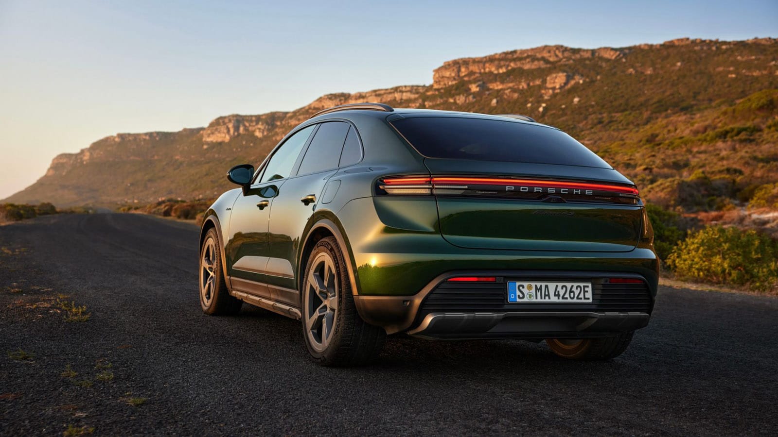 elektryczne porsche macan