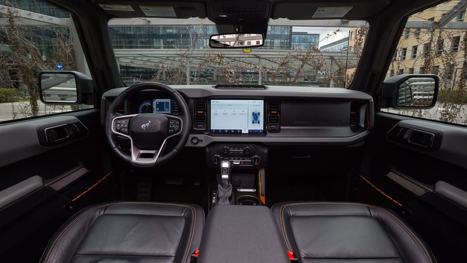 ford bronco wnętrze