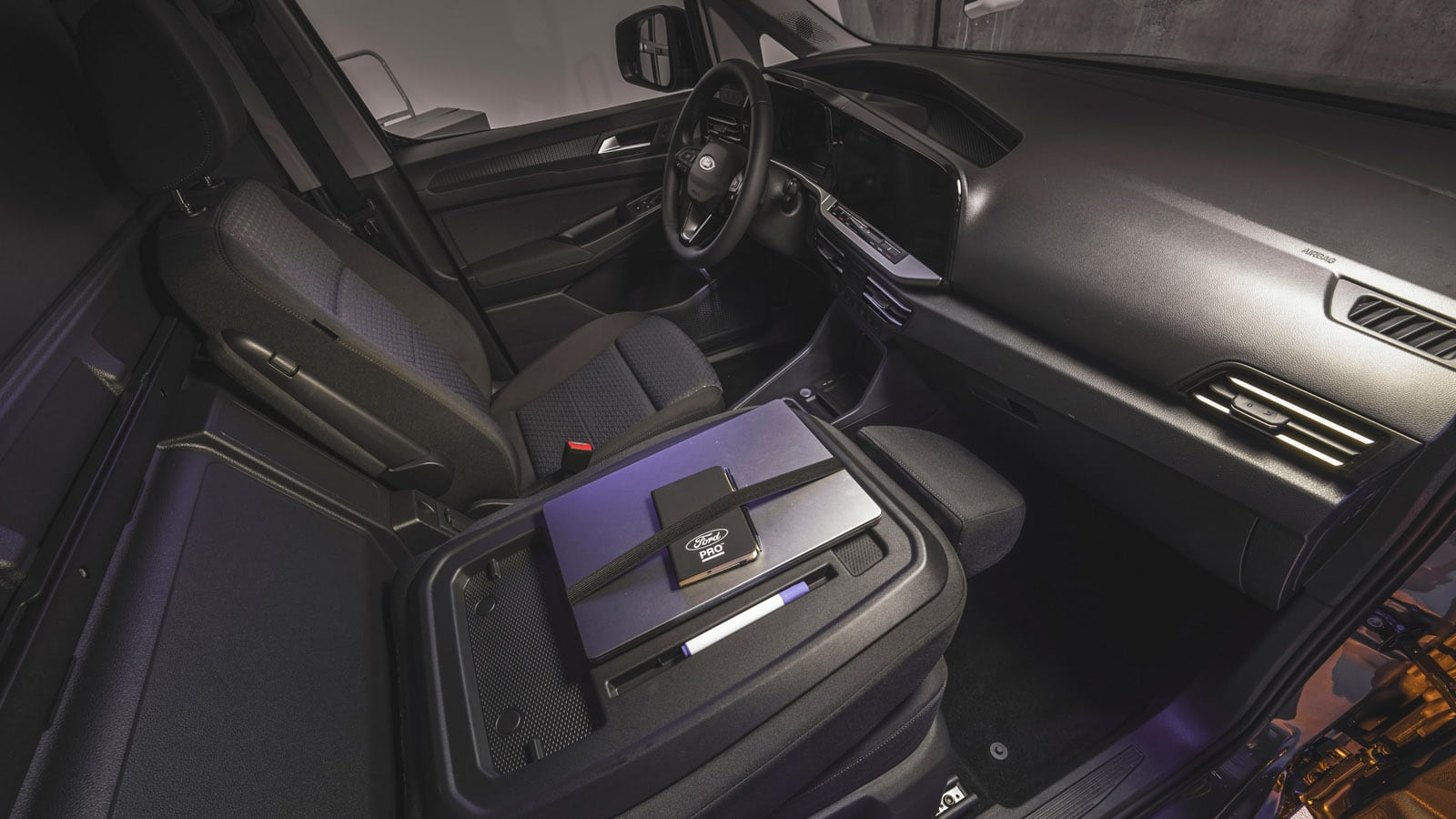 ford transit connect wnętrze